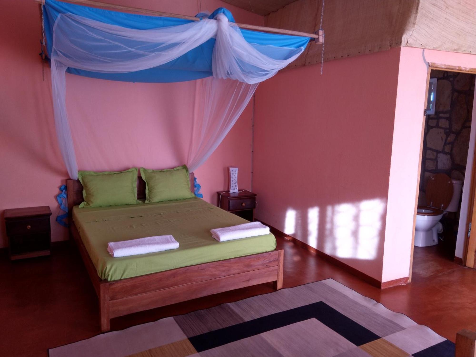 Chambre D'Hote Ristorante Pizzeria Liberta Ranohira Luaran gambar