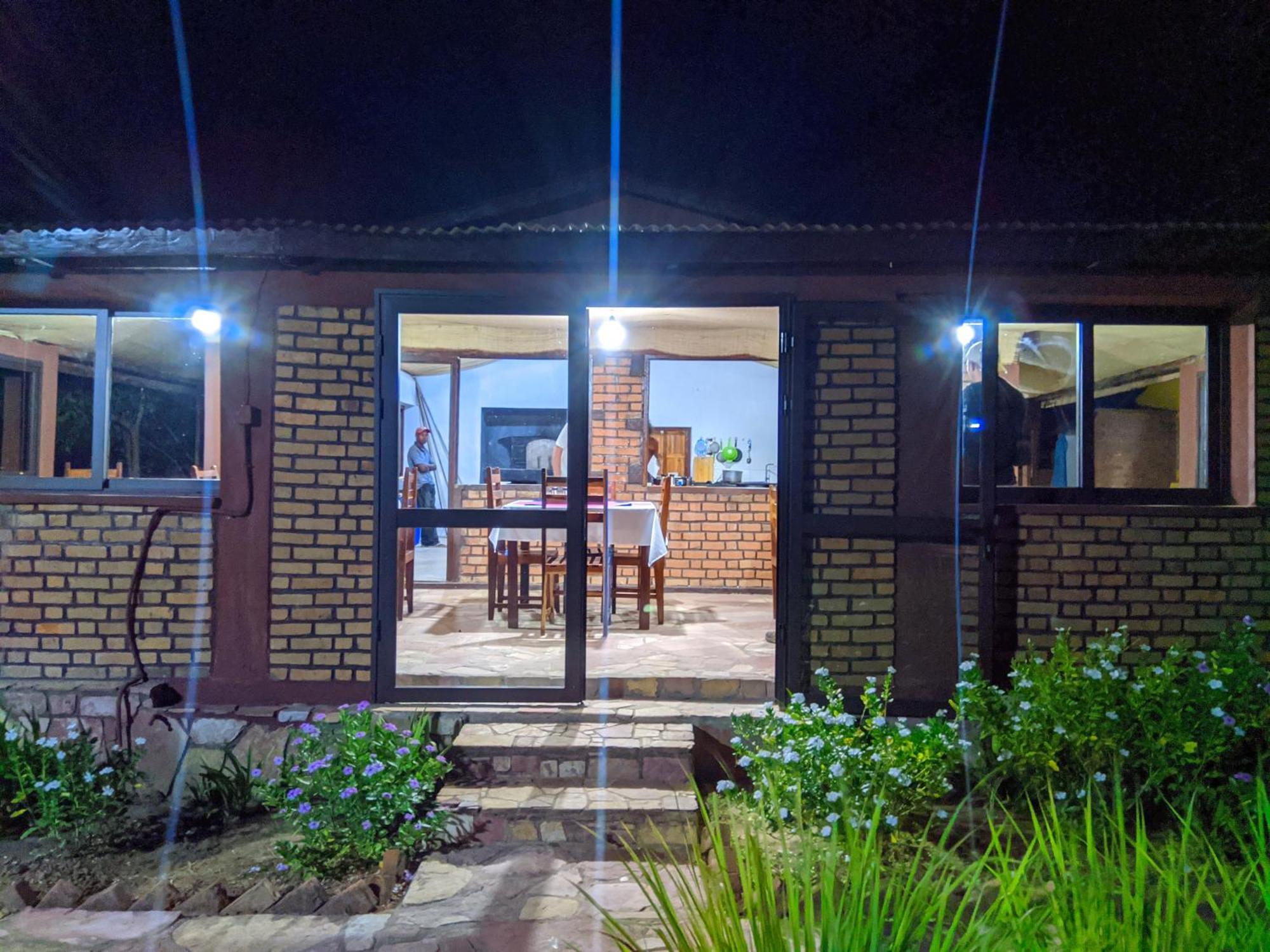 Chambre D'Hote Ristorante Pizzeria Liberta Ranohira Luaran gambar